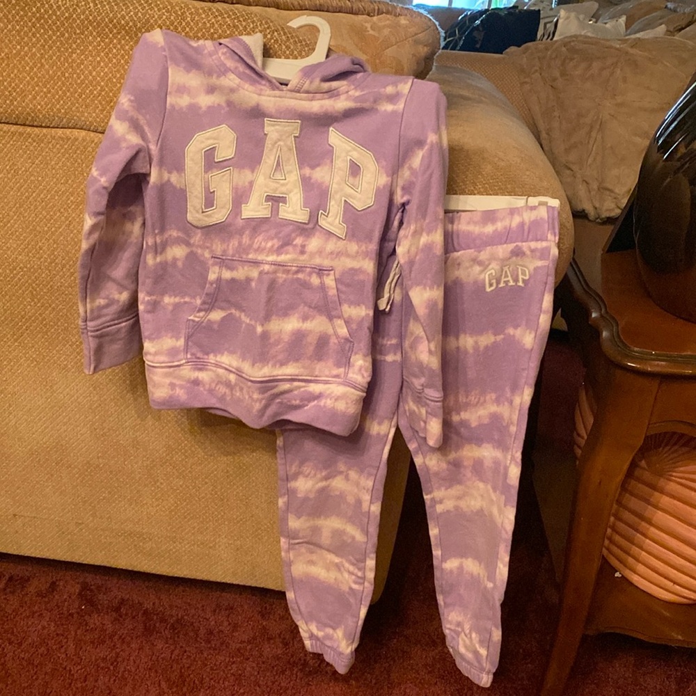 EUC GIRLS SWEATSUIT